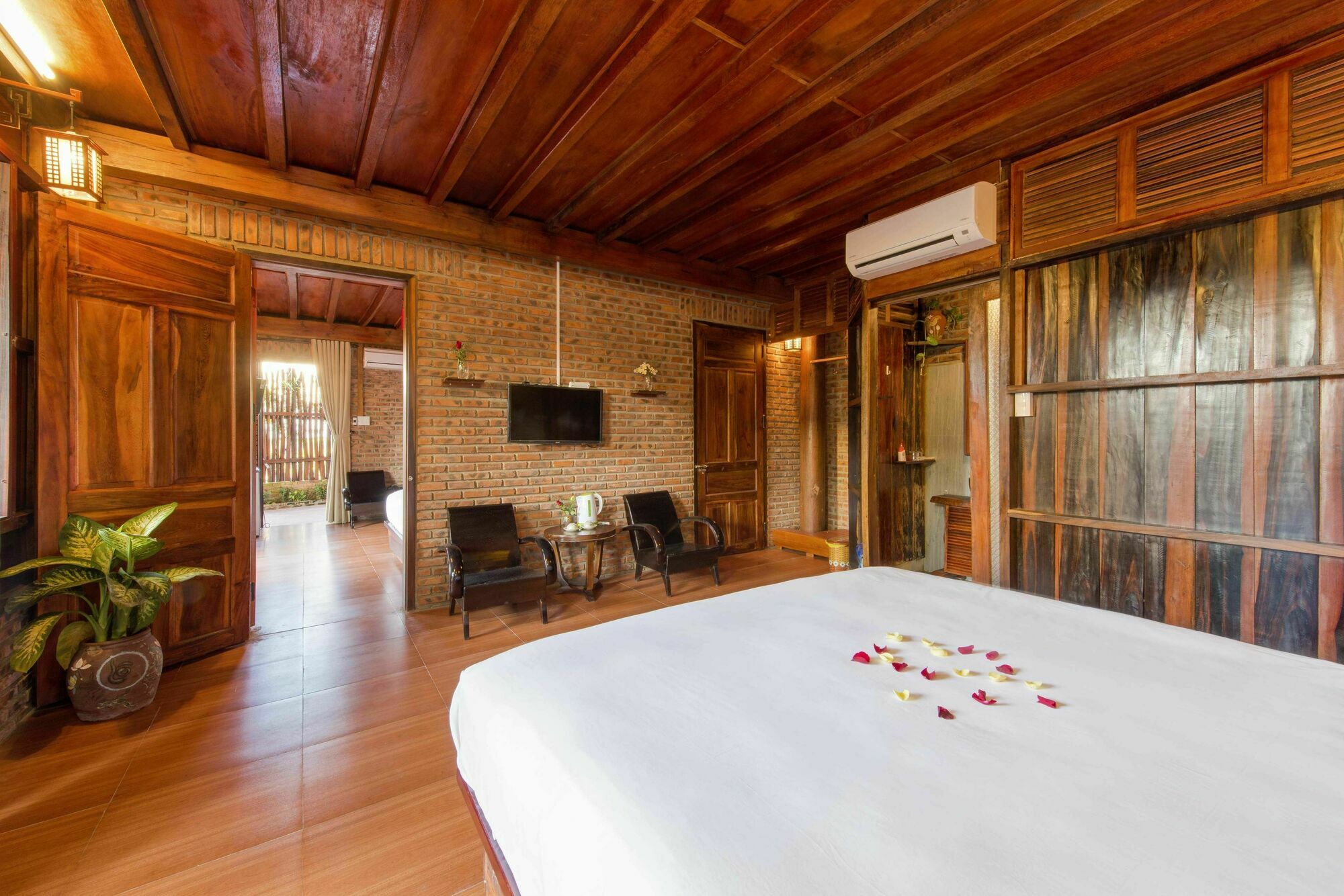 Wooden Lodge Homestay Hoian Хоян Екстер'єр фото